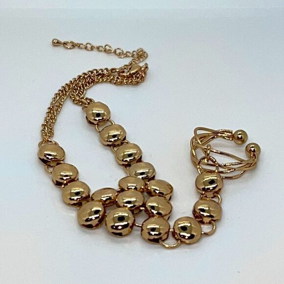 Beautiful Gold Hand Chain Bracelet - Picture 3 of 3